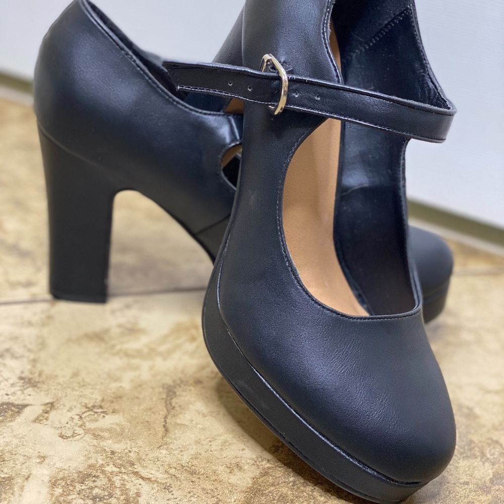 TORRID BLACK PLATFORM HEELS